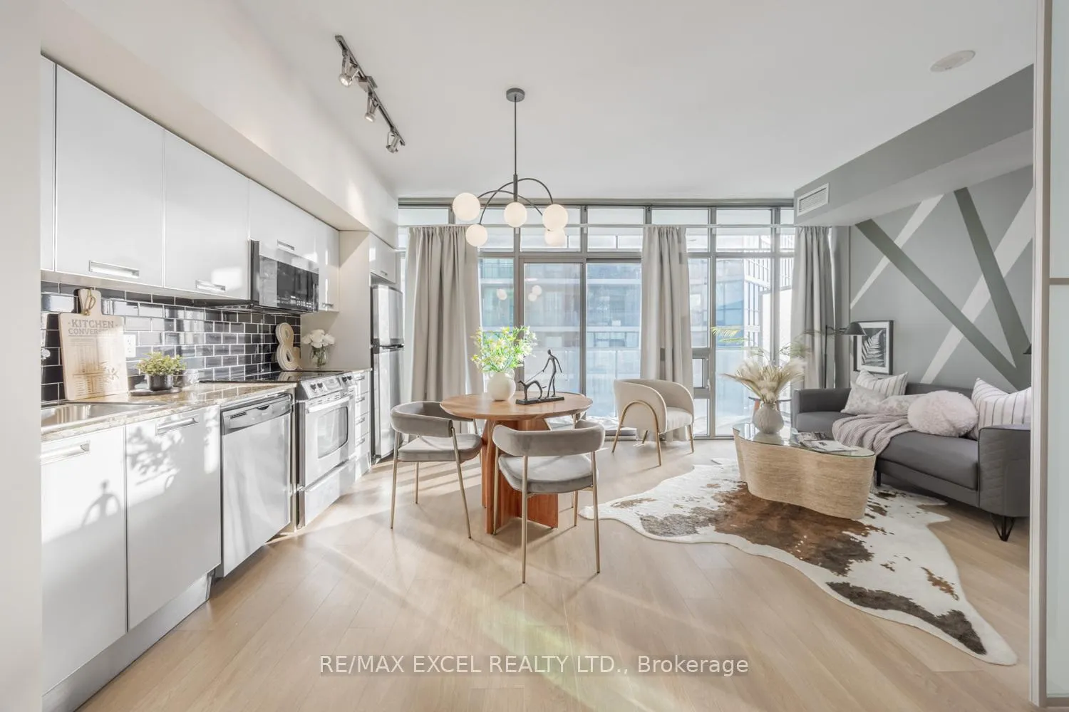 Photo 9 of Unit 3709, 33 Charles Street E, Toronto, Church-Yonge Corridor — HOMEH