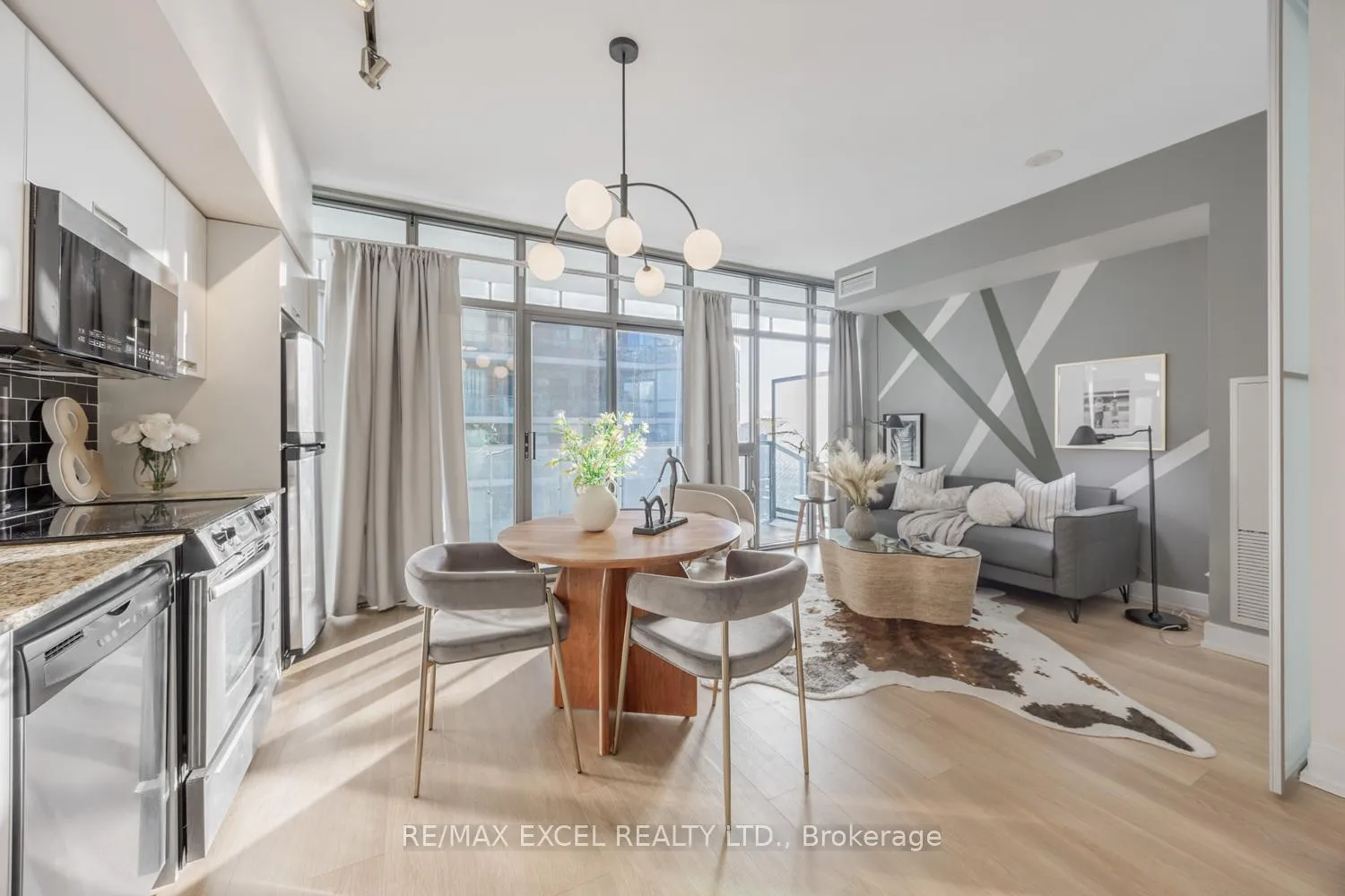 Photo 10 of Unit 3709, 33 Charles Street E, Toronto, Church-Yonge Corridor — HOMEH