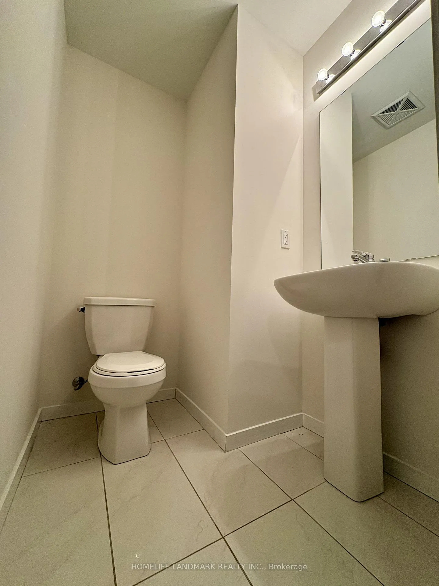 Photo 8 of Unit 83, 400 Alex Gardner Circle, Aurora, Aurora Village — HOMEH