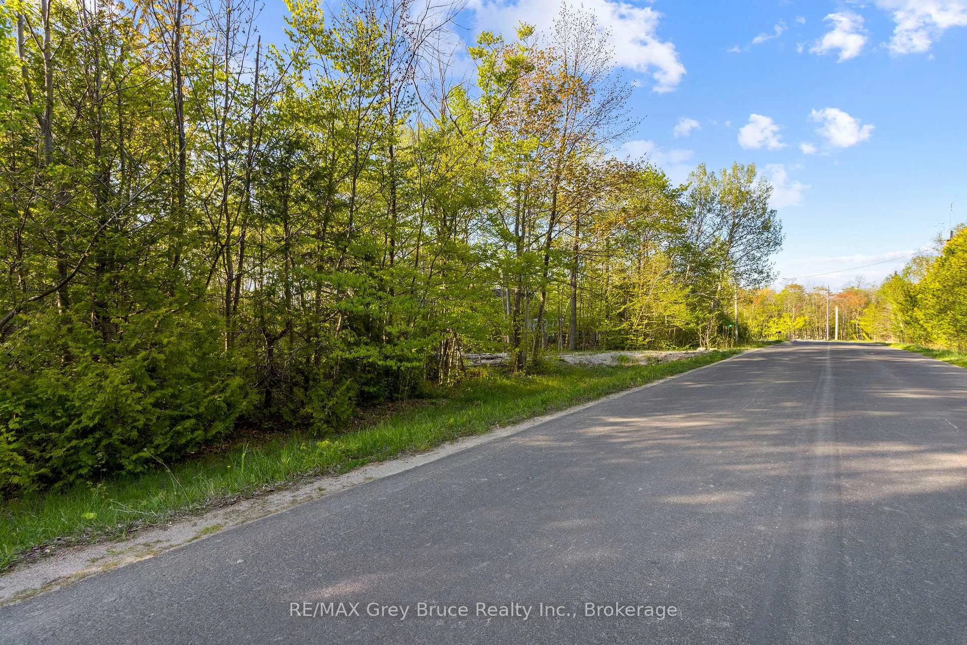 Photo 4 of 71 Maple Drive, Northern Bruce Peninsula — HOMEH