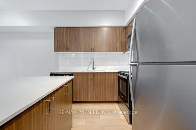 Photo 9 of Unit 1015, 58 Lakeside Terrace, Barrie, Little Lake — HOMEH