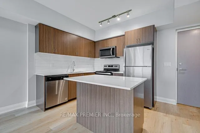 Photo 10 of Unit 1015, 58 Lakeside Terrace, Barrie, Little Lake — HOMEH