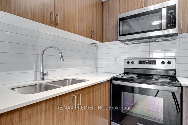 Photo 12 of Unit 1015, 58 Lakeside Terrace, Barrie, Little Lake — HOMEH