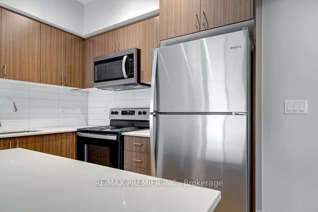 Photo 13 of Unit 1015, 58 Lakeside Terrace, Barrie, Little Lake — HOMEH