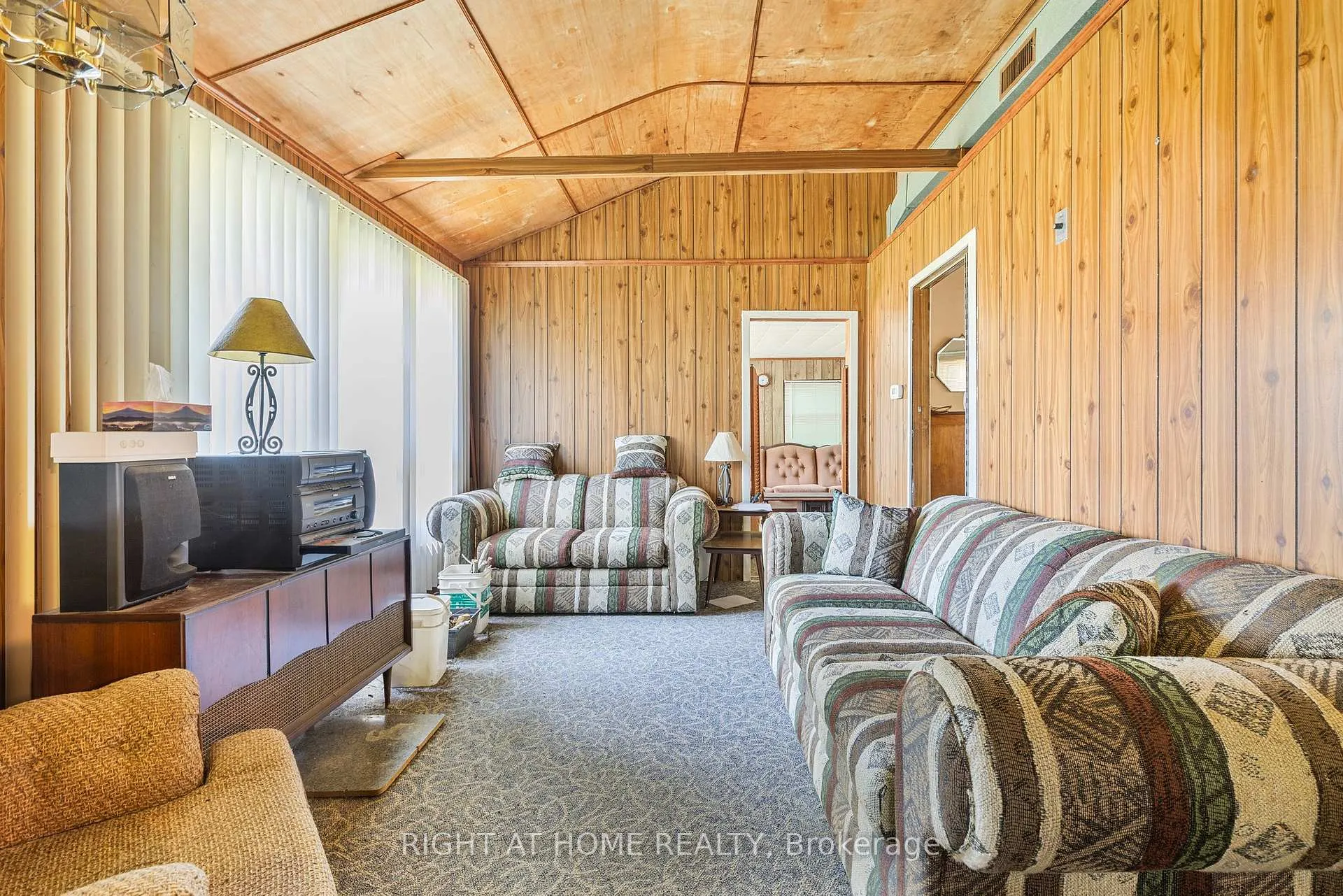 Photo 5 of 194 Mcguire Beach Road, Kawartha Lakes, Carden — HOMEH
