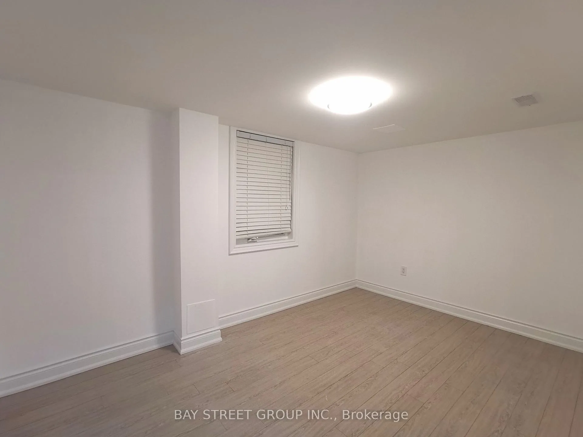 Photo 5 of Unit Bsmt, 267 Bathurst Glen Drive, Vaughan, Patterson — HOMEH