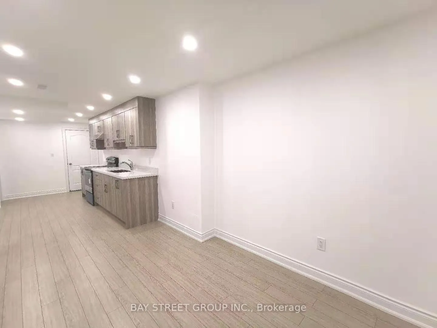 Photo 9 of Unit Bsmt, 267 Bathurst Glen Drive, Vaughan, Patterson — HOMEH