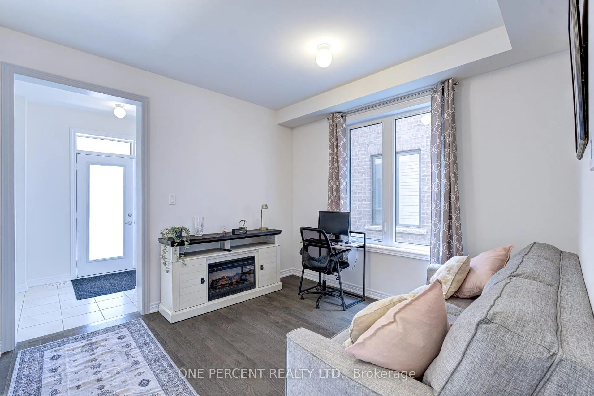 Photo 9 of 465 Kennedy Circle W, Milton, Cobban — HOMEH