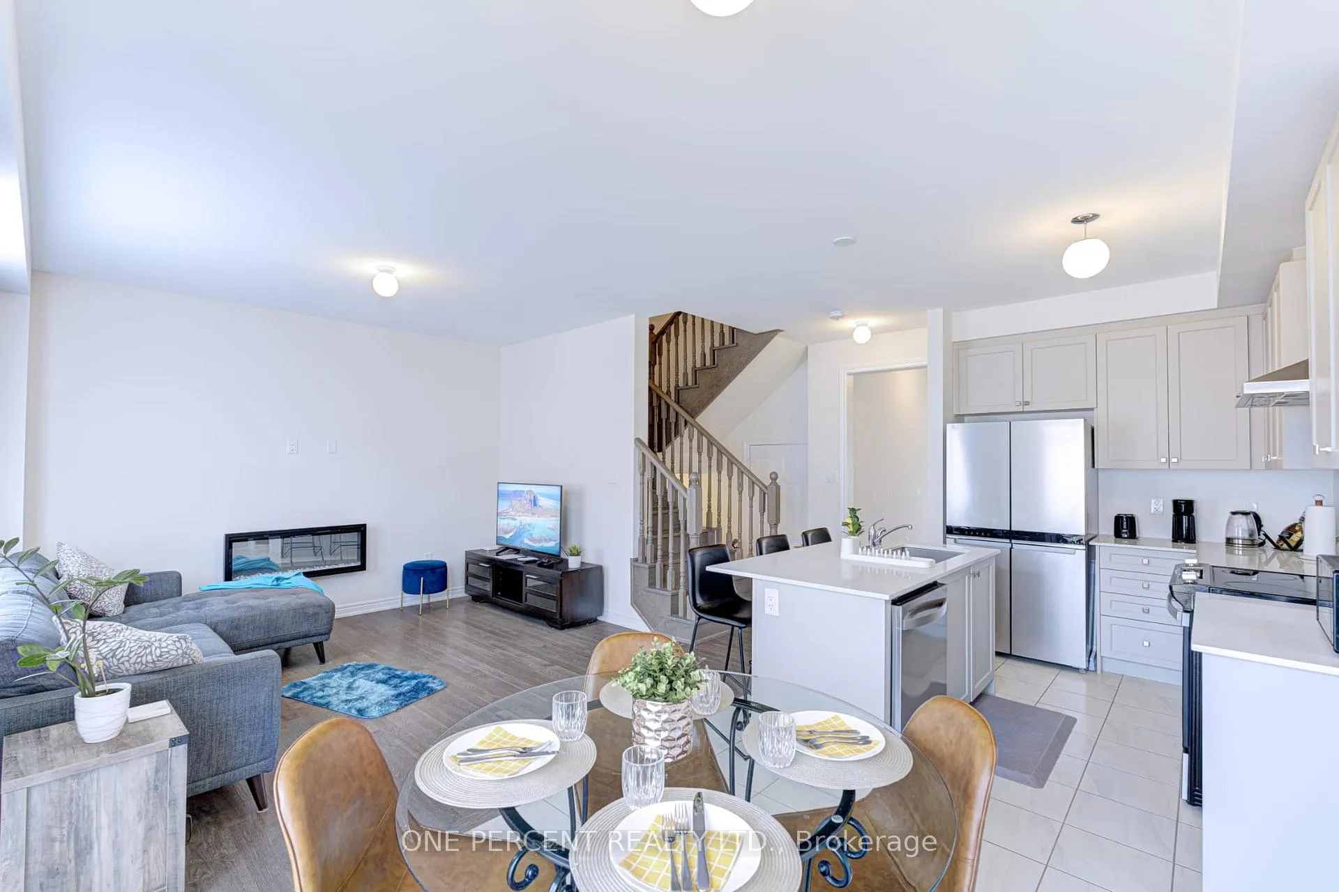 Photo 17 of 465 Kennedy Circle W, Milton, Cobban — HOMEH