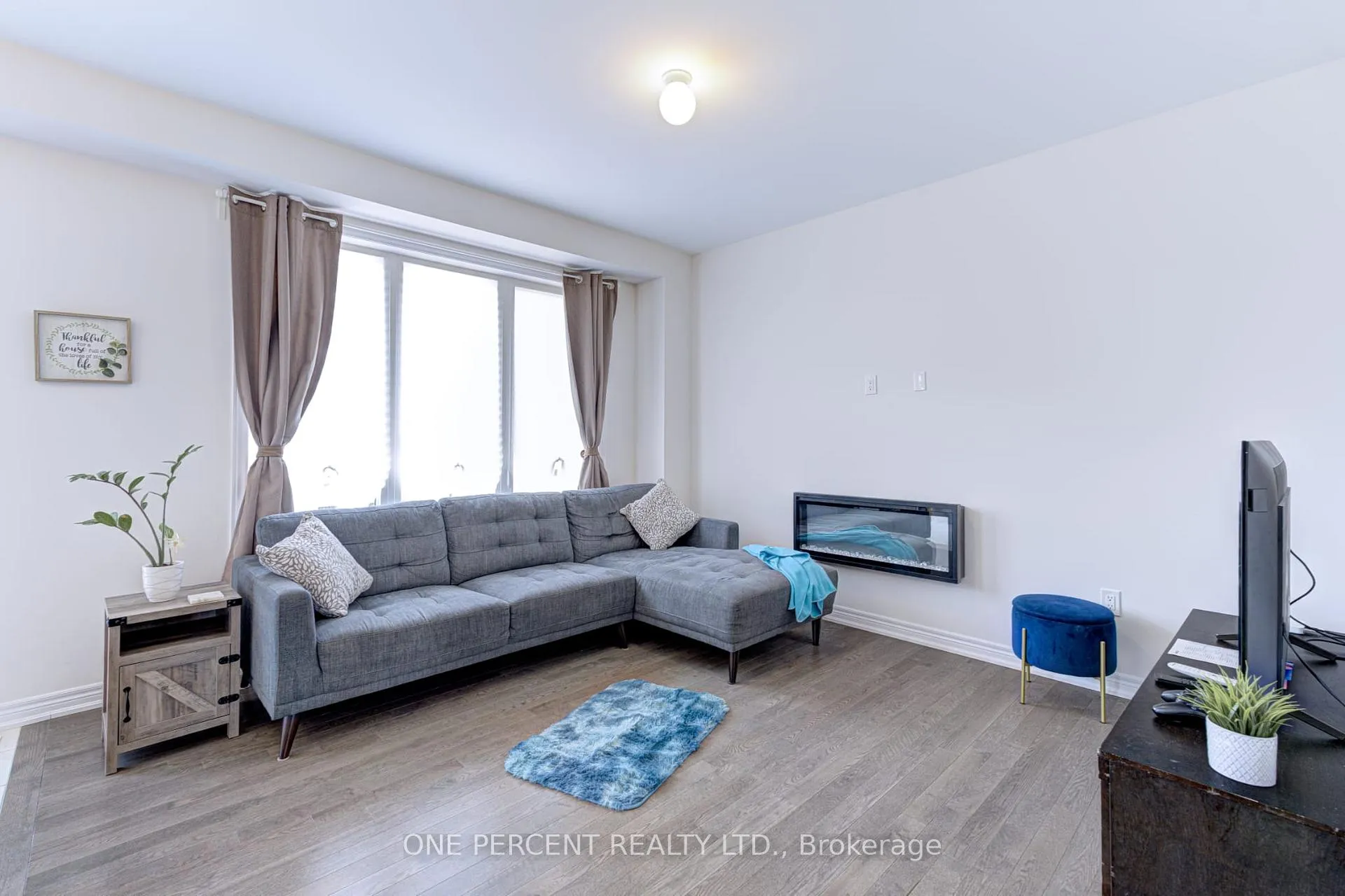 Photo 19 of 465 Kennedy Circle W, Milton, Cobban — HOMEH