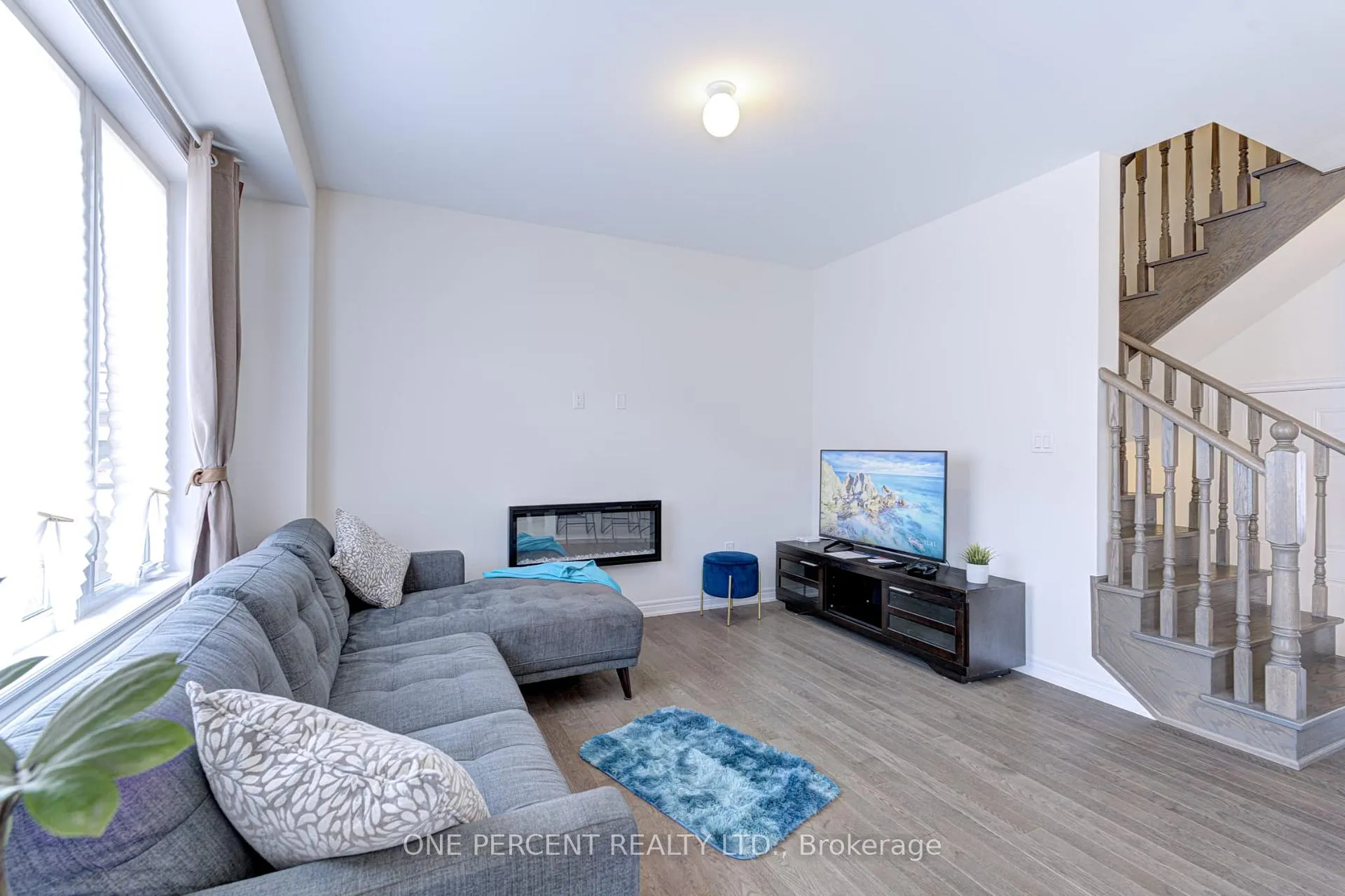 Photo 20 of 465 Kennedy Circle W, Milton, Cobban — HOMEH