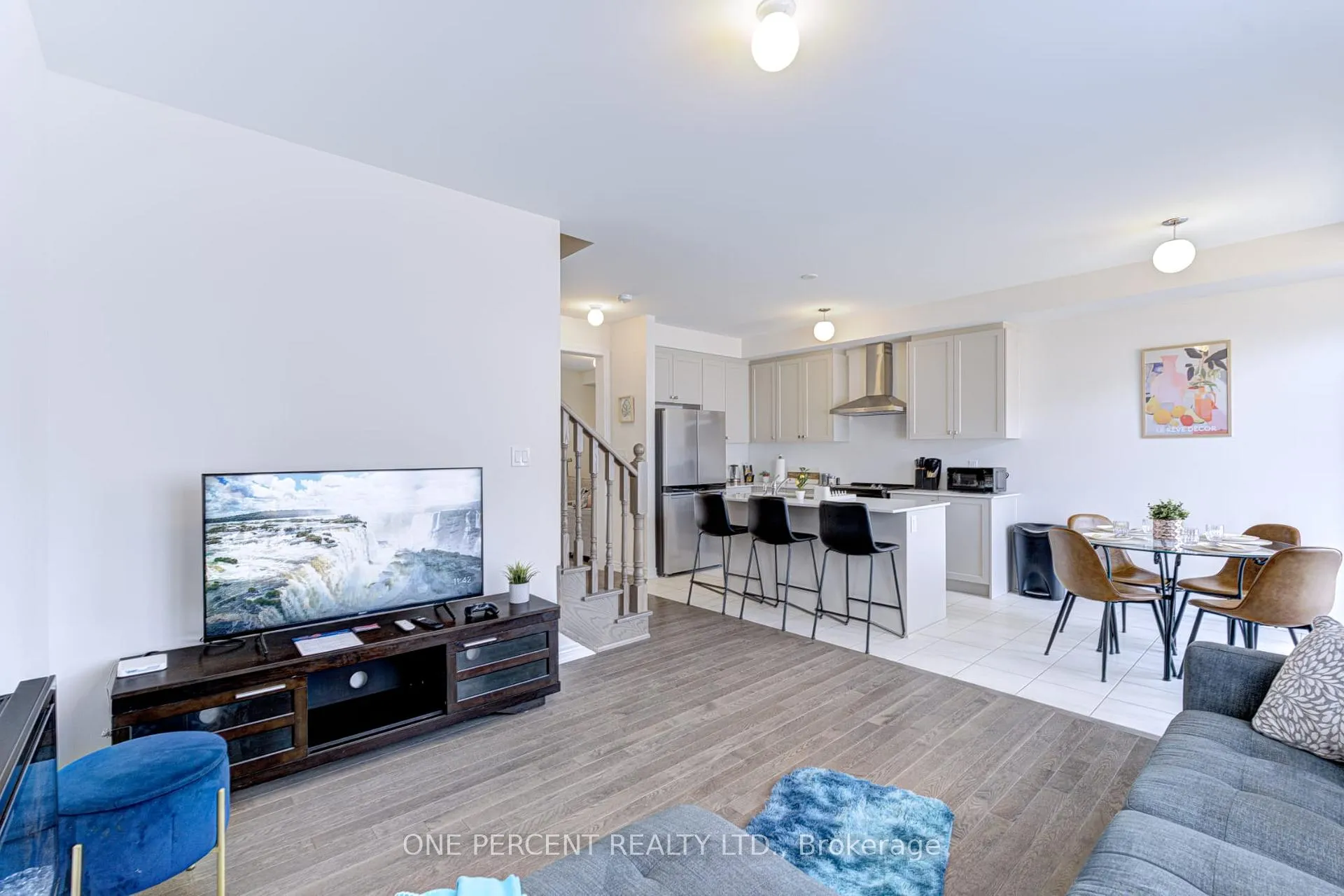 Photo 23 of 465 Kennedy Circle W, Milton, Cobban — HOMEH