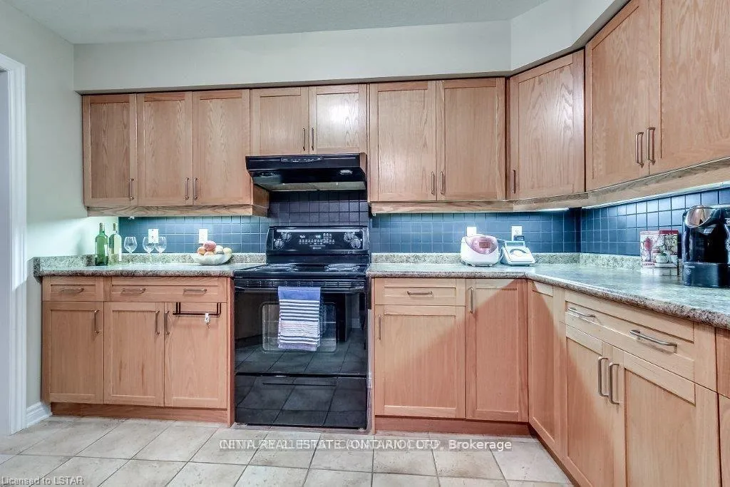 Photo 14 of Unit 37, 505 BlueJay Drive, London, North G — HOMEH