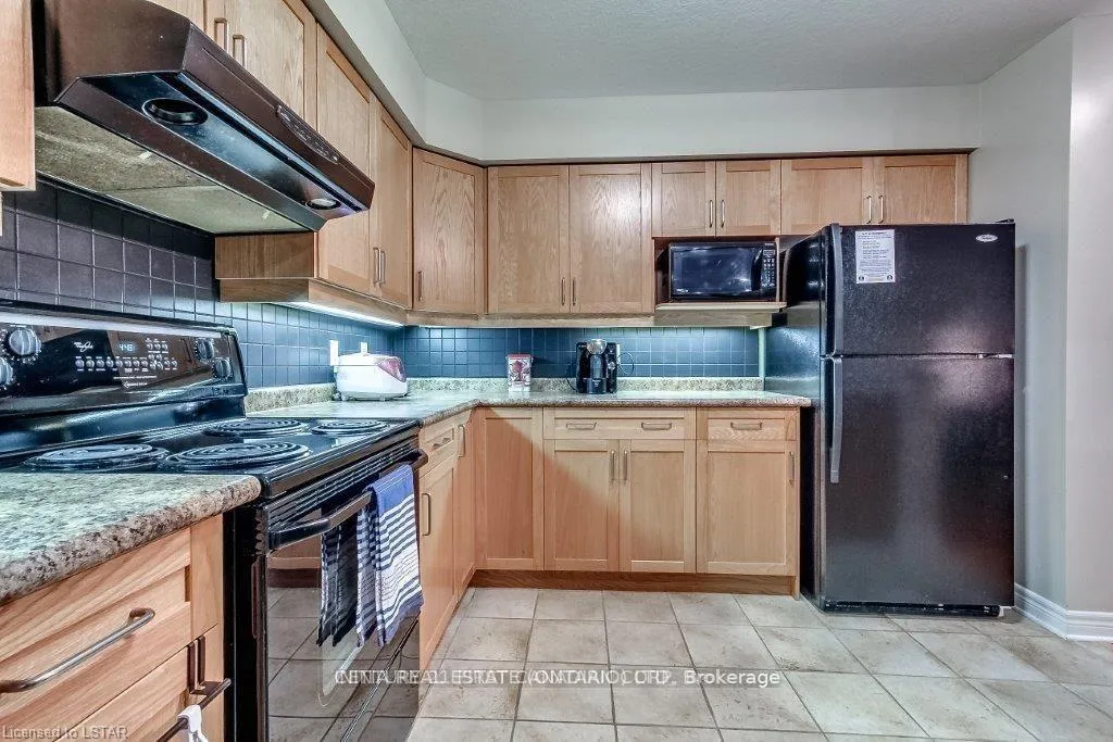 Photo 15 of Unit 37, 505 BlueJay Drive, London, North G — HOMEH