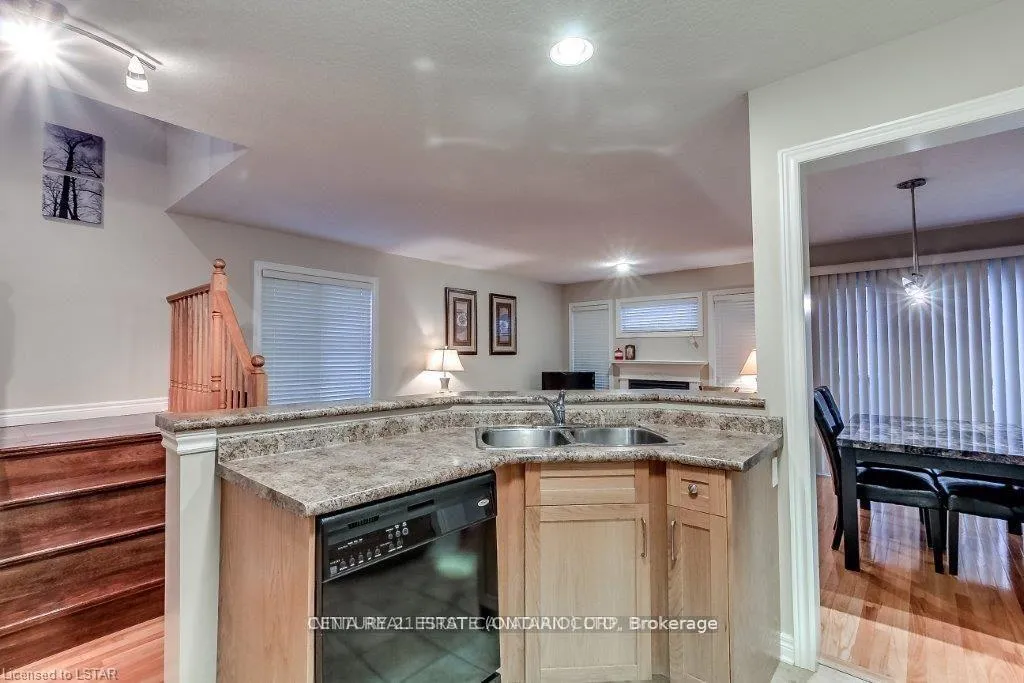Photo 16 of Unit 37, 505 BlueJay Drive, London, North G — HOMEH