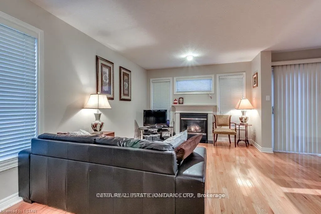 Photo 17 of Unit 37, 505 BlueJay Drive, London, North G — HOMEH