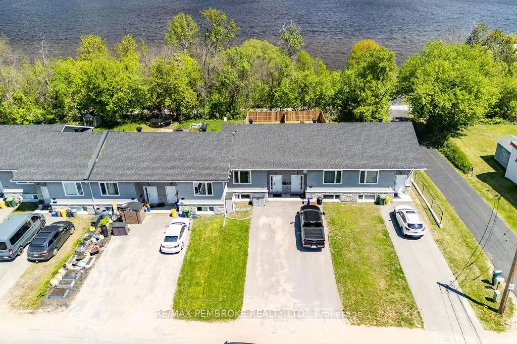 Photo 2 of 623 Nelson Street, Pembroke — HOMEH