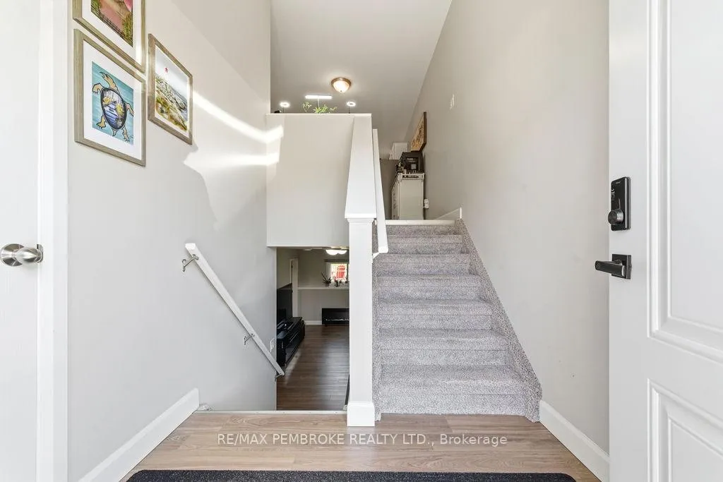 Photo 4 of 623 Nelson Street, Pembroke — HOMEH