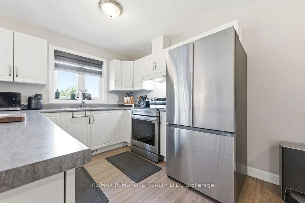 Photo 17 of 623 Nelson Street, Pembroke — HOMEH