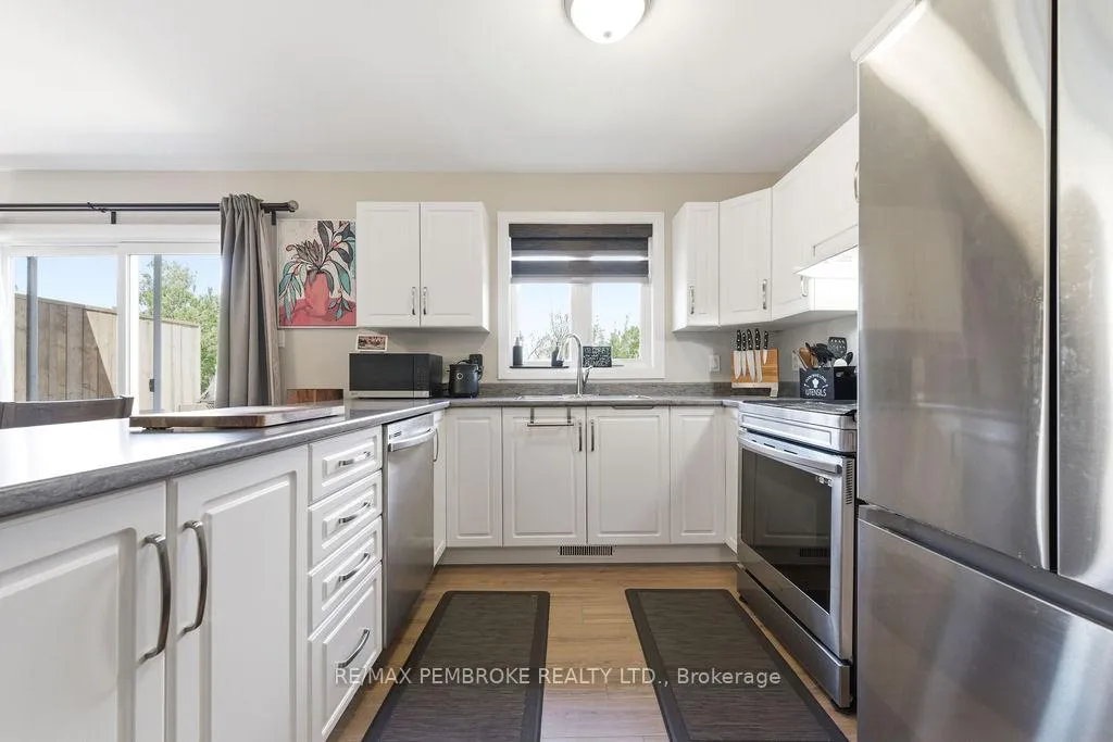 Photo 18 of 623 Nelson Street, Pembroke — HOMEH