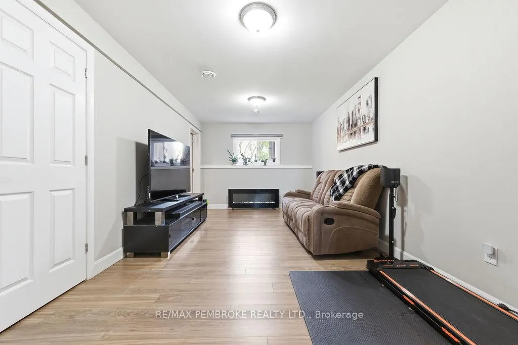 Photo 24 of 623 Nelson Street, Pembroke — HOMEH