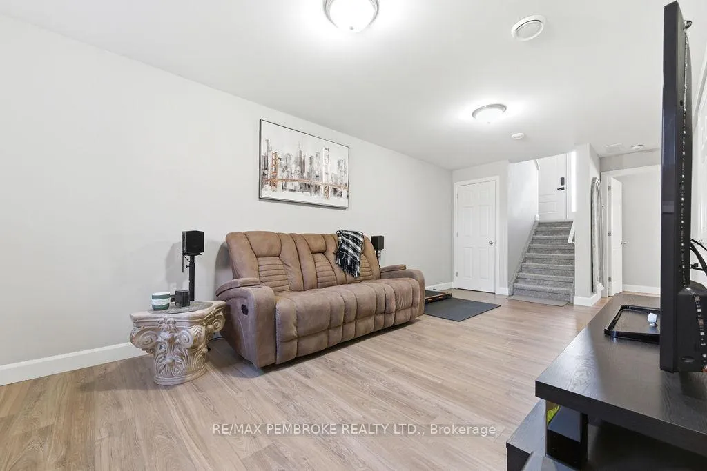 Photo 27 of 623 Nelson Street, Pembroke — HOMEH