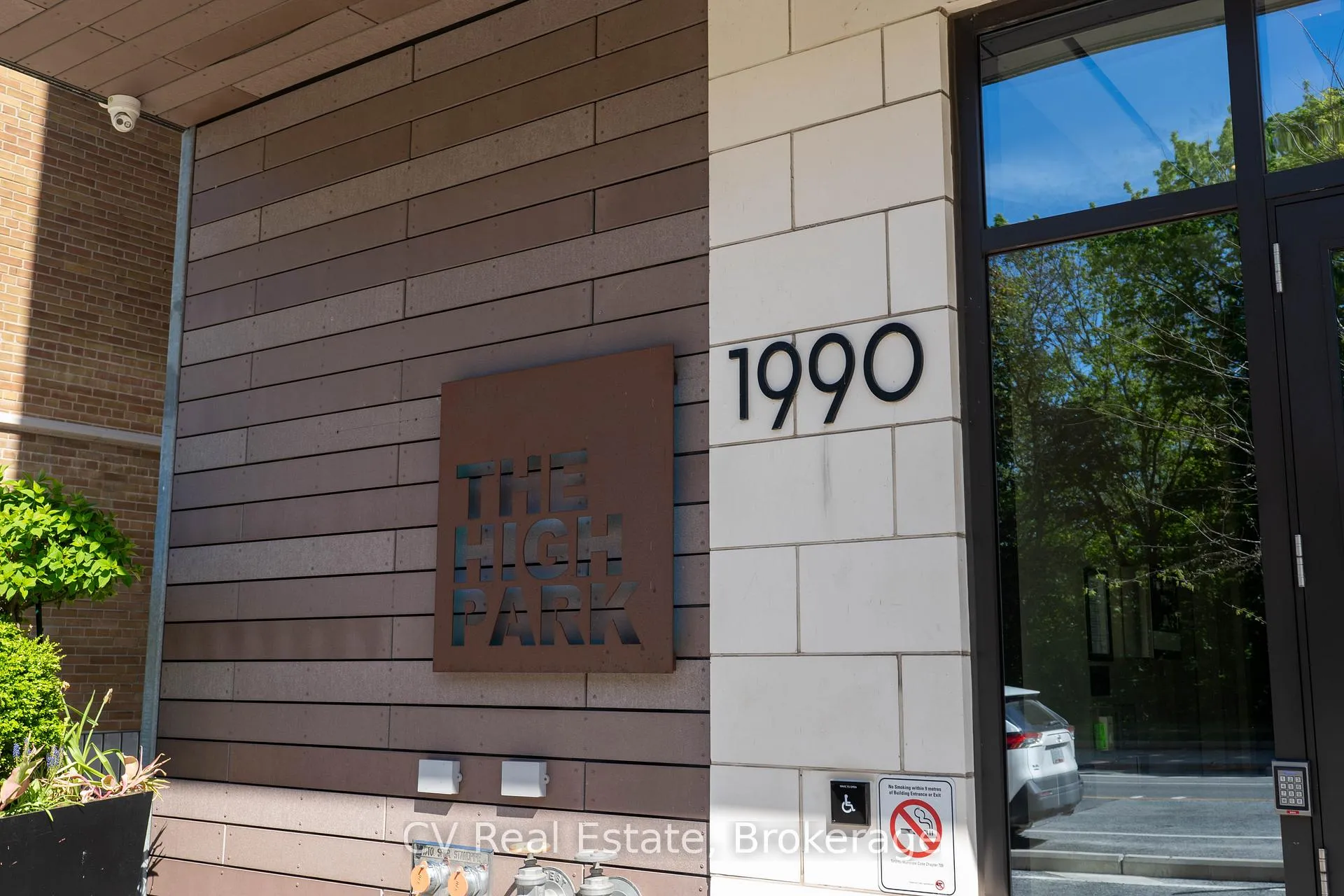 Photo 4 of Unit 511, 1990 Bloor Street W, Toronto, High Park North — HOMEH