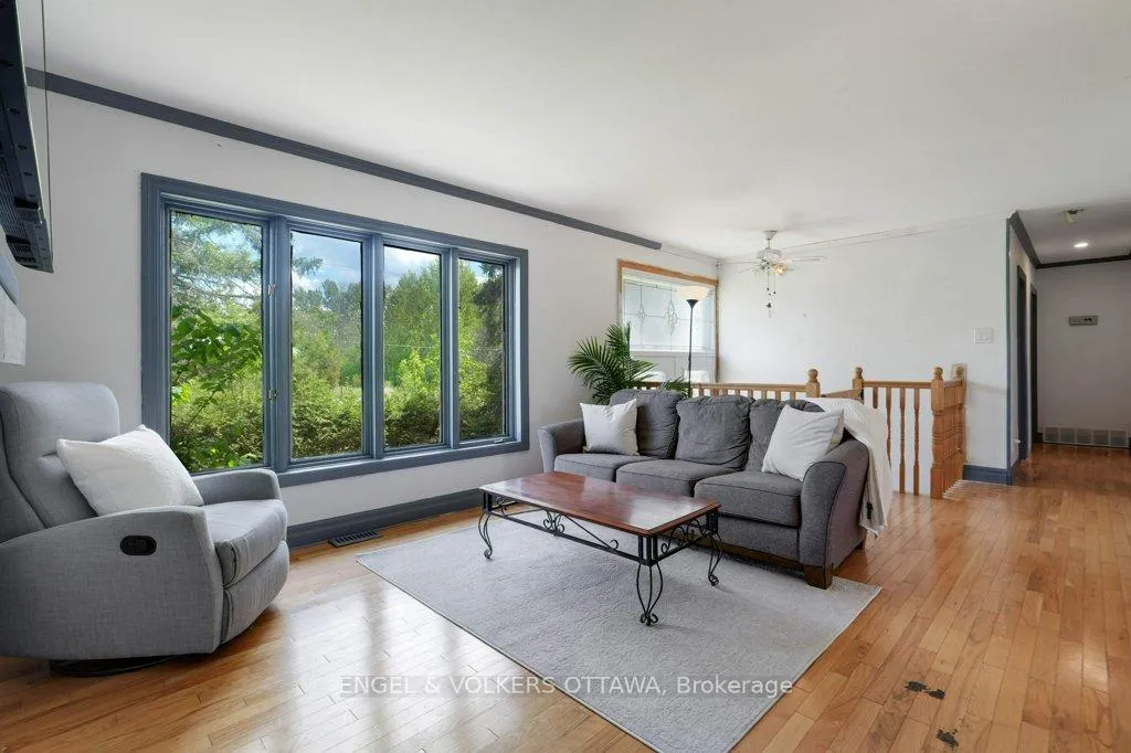Photo 4 of 14961 County Rd 43, North Stormont, Finch — HOMEH