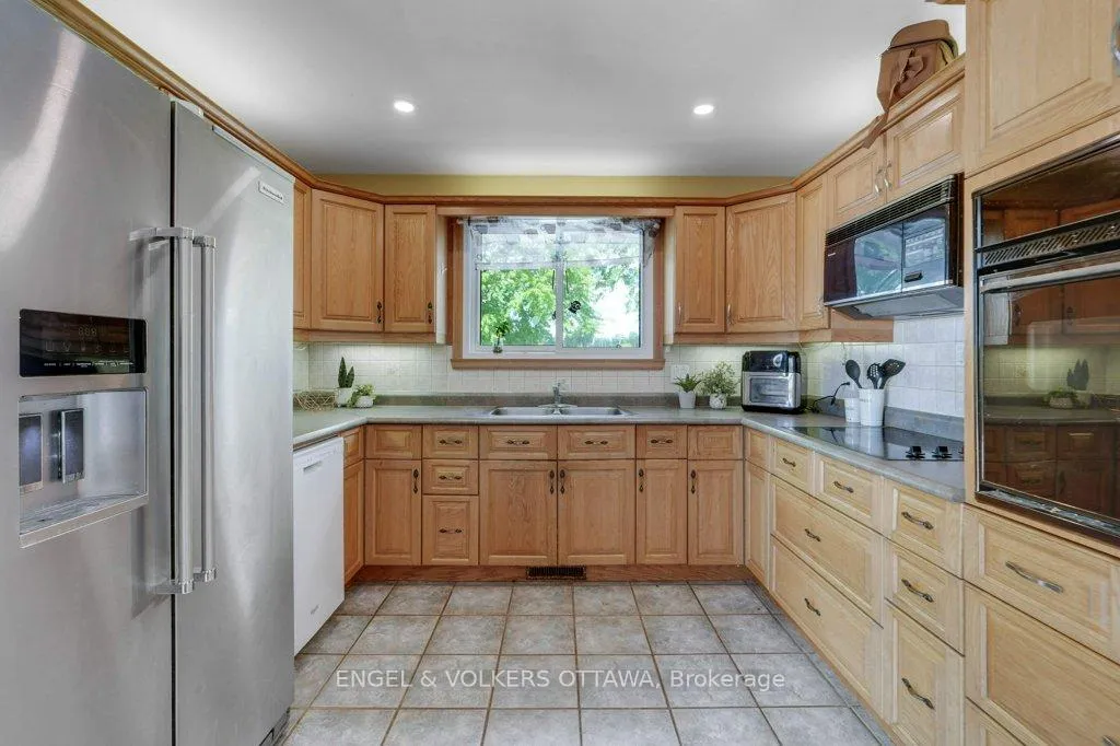 Photo 7 of 14961 County Rd 43, North Stormont, Finch — HOMEH