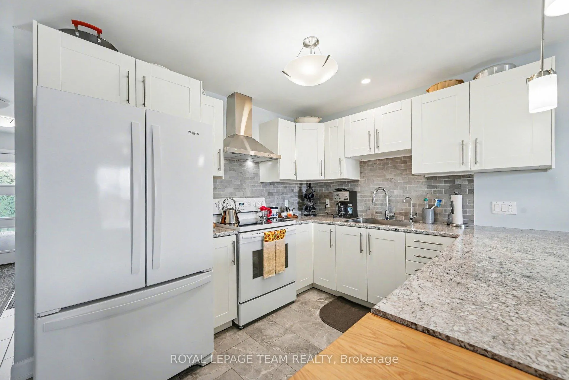 Photo 5 of 442 Arora Crescent, North Dundas, Winchester — HOMEH