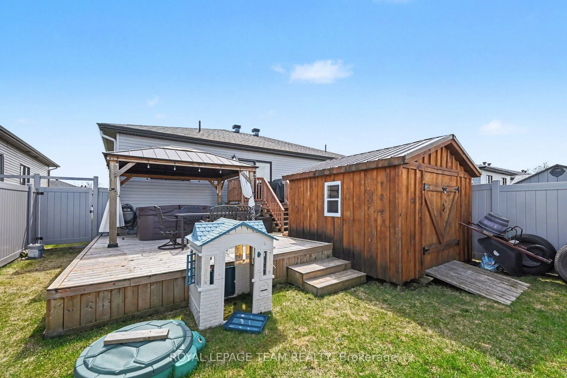 Photo 25 of 442 Arora Crescent, North Dundas, Winchester — HOMEH