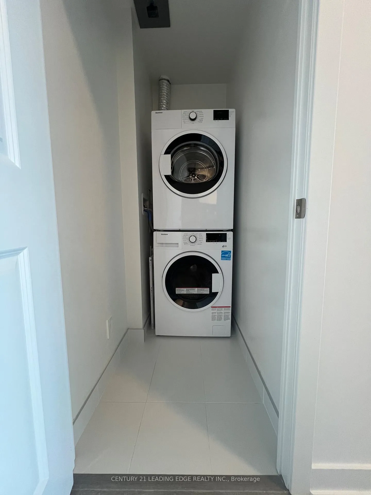 Photo 7 of Unit B-1809, 50 Upper Mall Way, Vaughan, Brownridge — HOMEH
