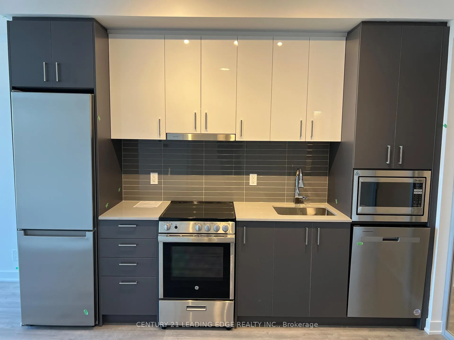 Photo 8 of Unit B-1809, 50 Upper Mall Way, Vaughan, Brownridge — HOMEH