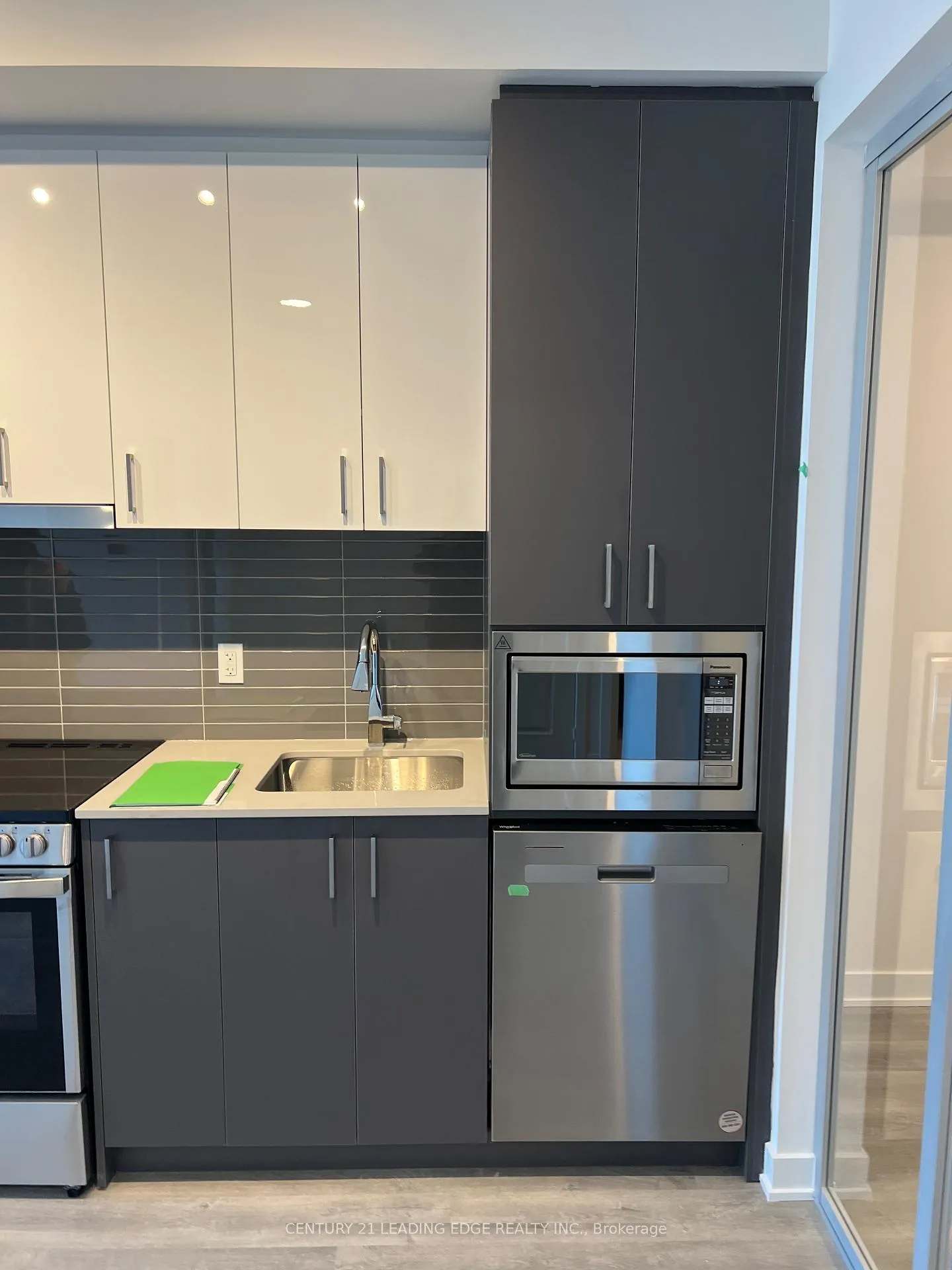 Photo 9 of Unit B-1809, 50 Upper Mall Way, Vaughan, Brownridge — HOMEH