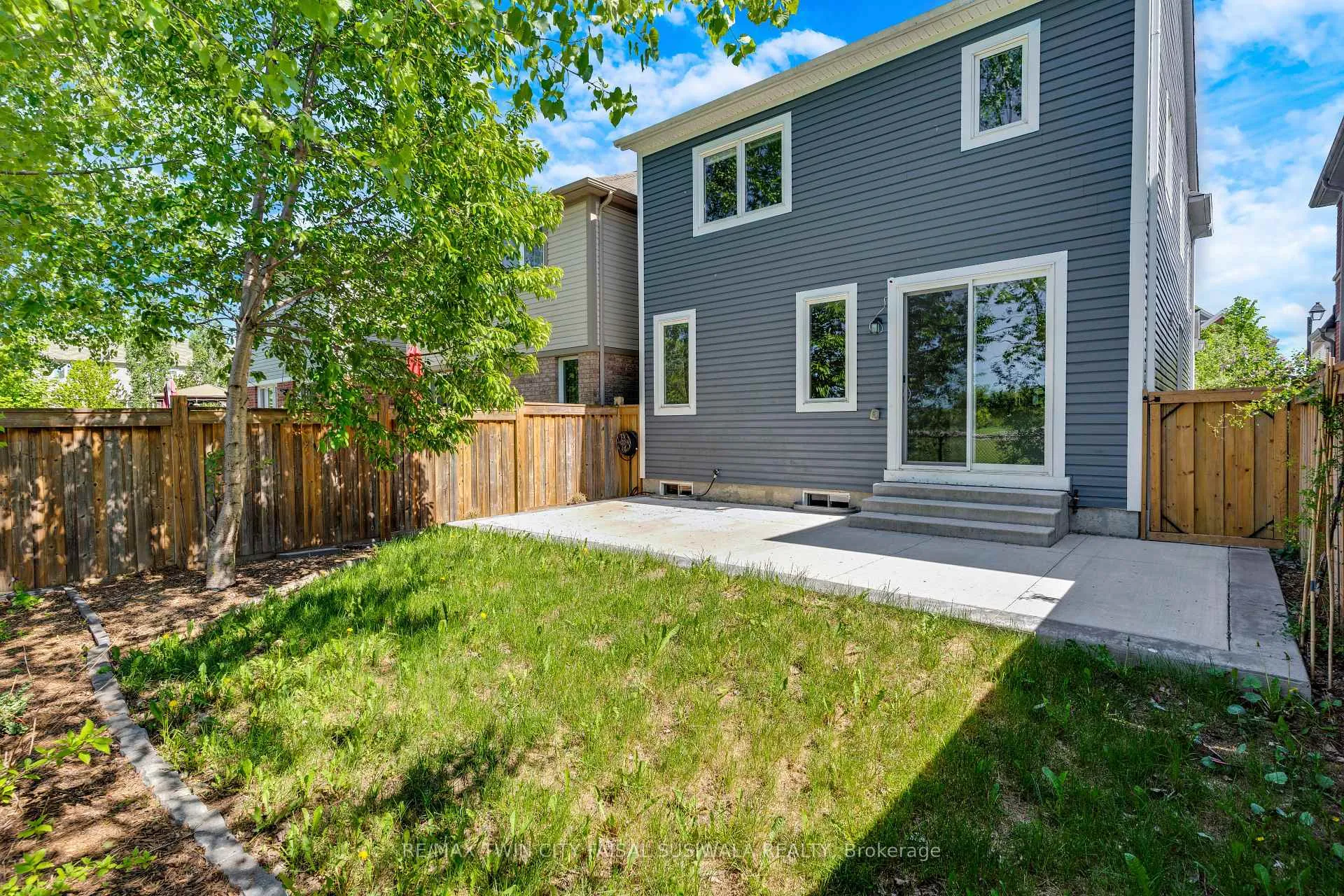 Photo 4 of 290 Apple Hill Crescent, Kitchener, Trussler — HOMEH