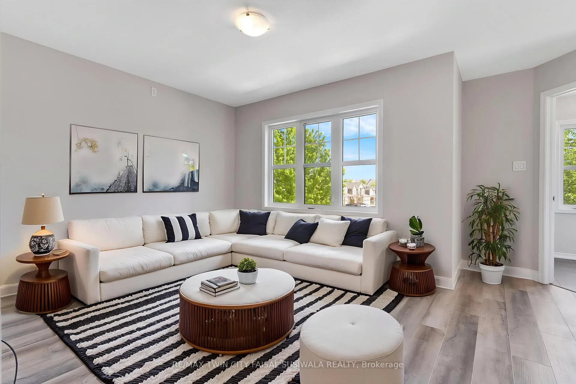 Photo 13 of 290 Apple Hill Crescent, Kitchener, Trussler — HOMEH