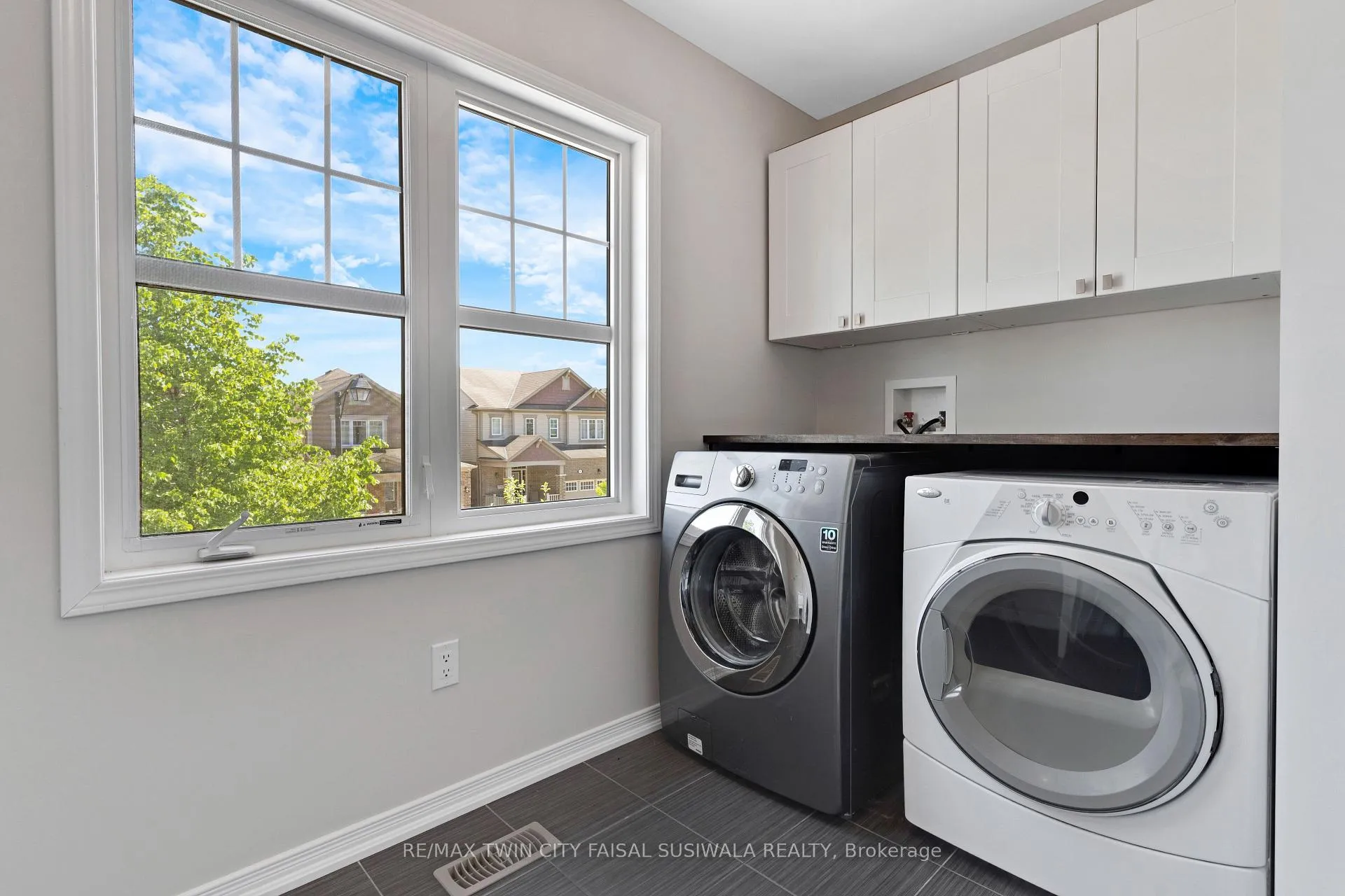 Photo 15 of 290 Apple Hill Crescent, Kitchener, Trussler — HOMEH