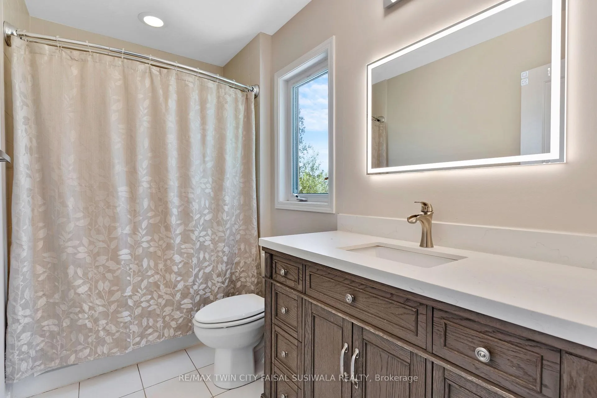 Photo 19 of 290 Apple Hill Crescent, Kitchener, Trussler — HOMEH