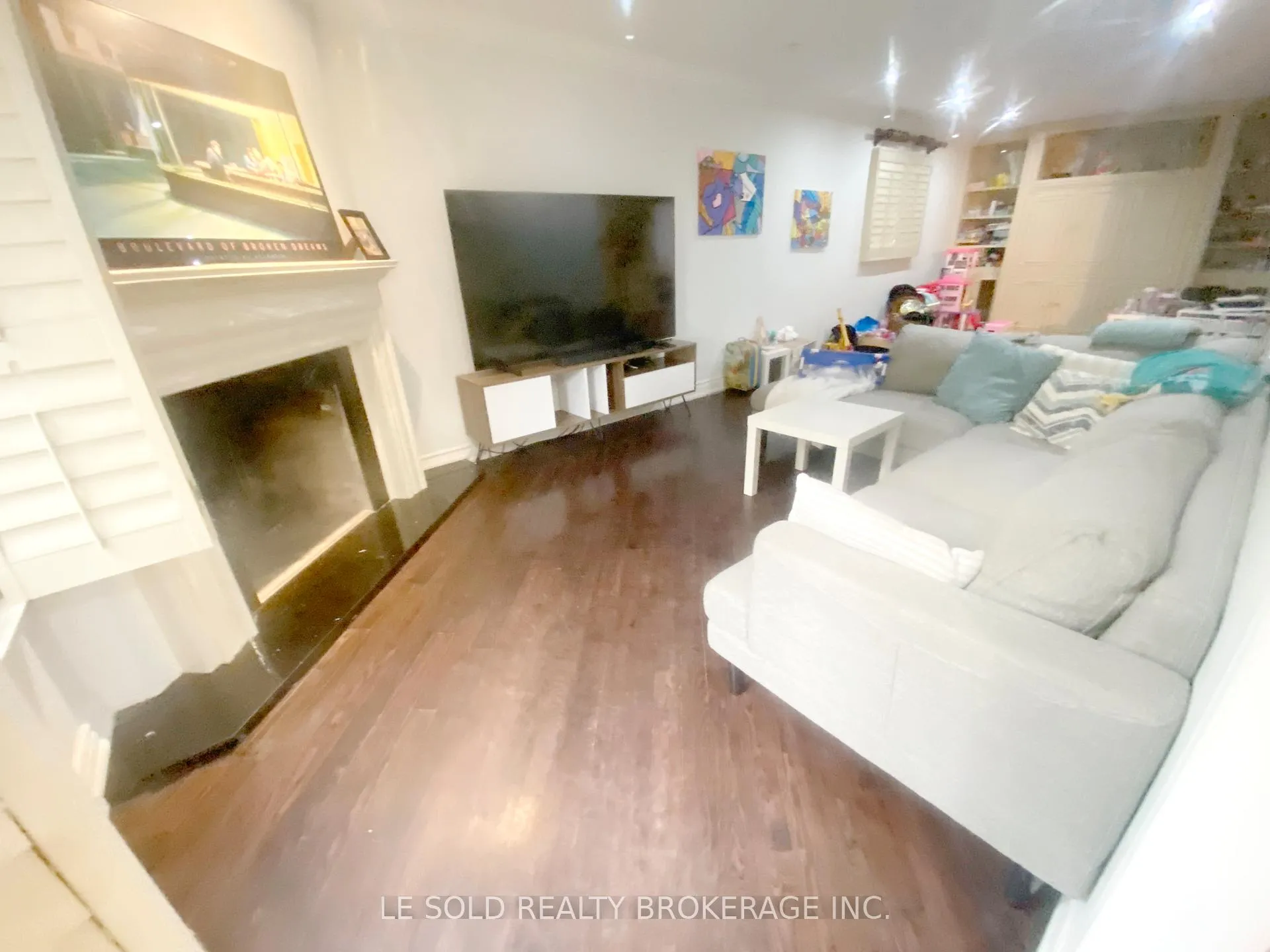 Photo 7 of 10 Mcdougall Court, Vaughan, Uplands — HOMEH