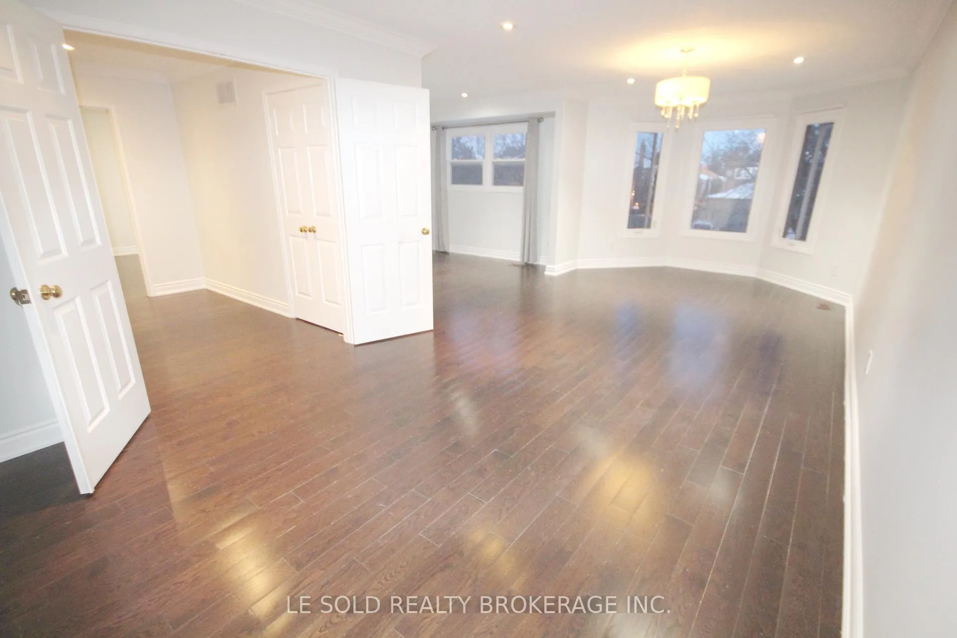 Photo 13 of 10 Mcdougall Court, Vaughan, Uplands — HOMEH