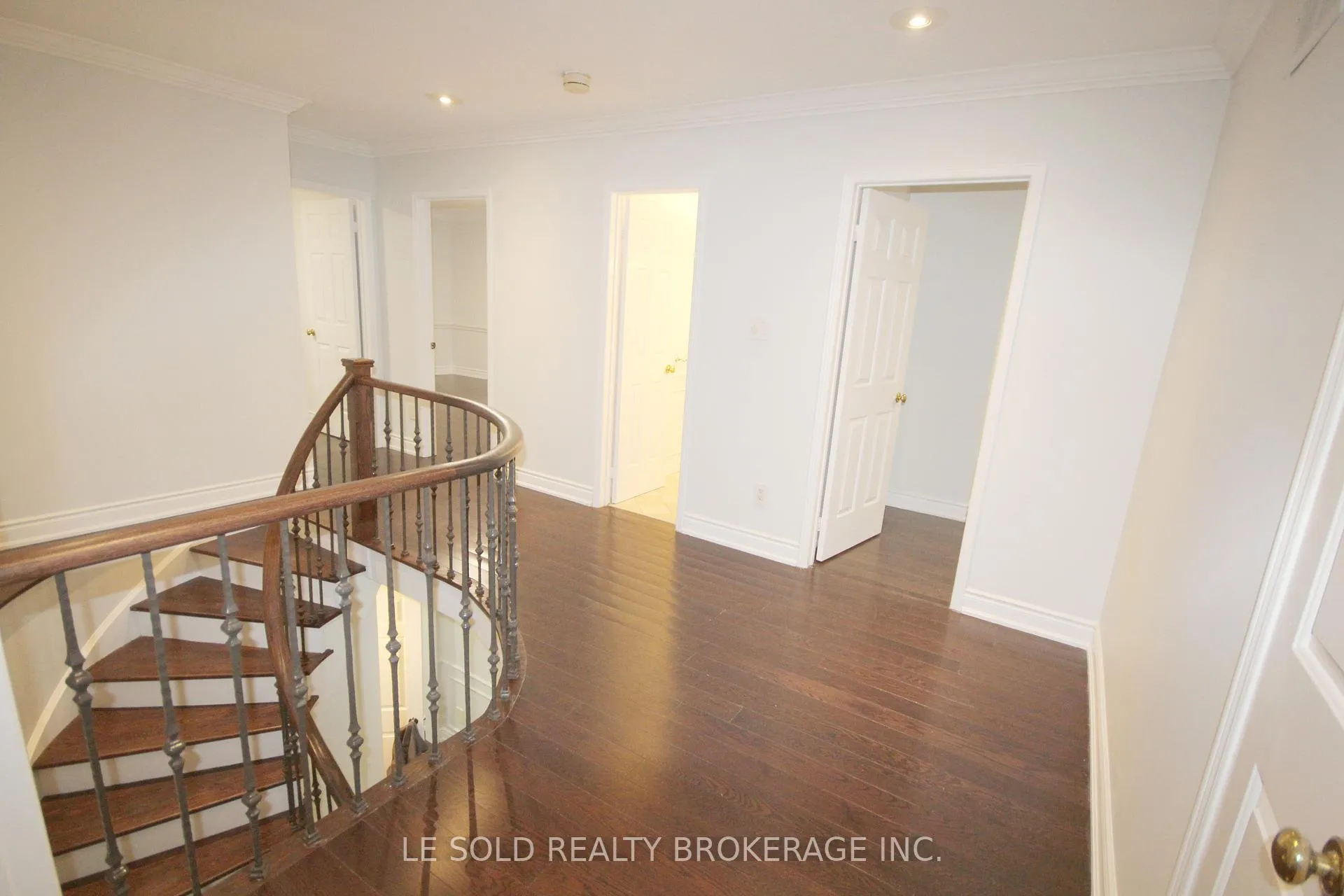 Photo 17 of 10 Mcdougall Court, Vaughan, Uplands — HOMEH