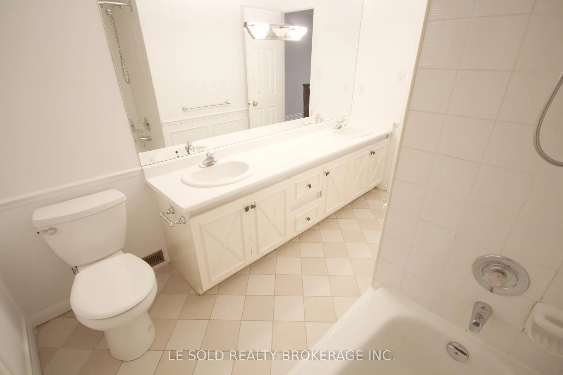 Photo 20 of 10 Mcdougall Court, Vaughan, Uplands — HOMEH