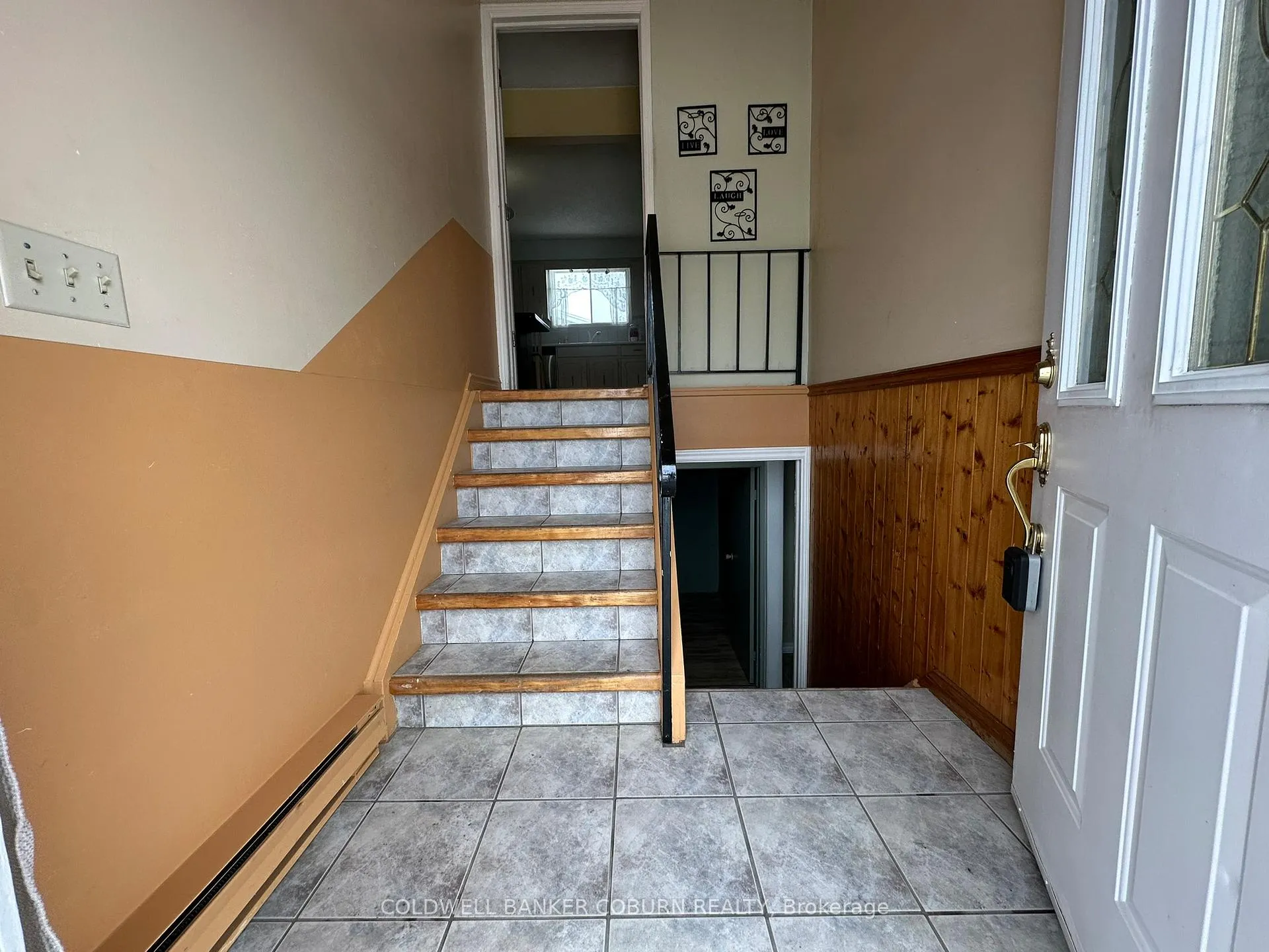 Photo 2 of 4016 Dishaw Street, Edwardsburgh/Cardinal, Town of Cardinal — HOMEH