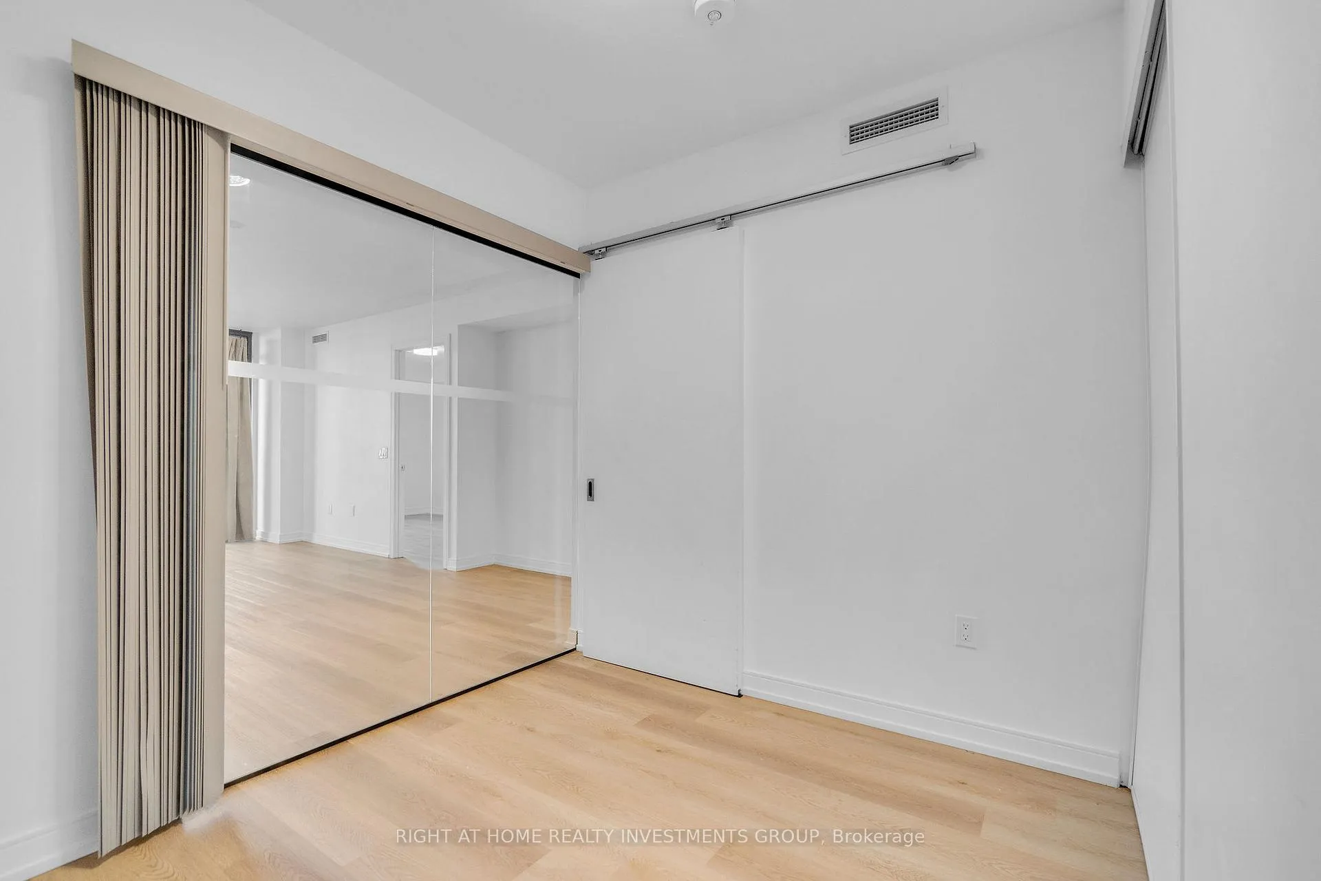 Photo 19 of Unit 327, 1 Jarvis Street, Hamilton, Beasley — HOMEH