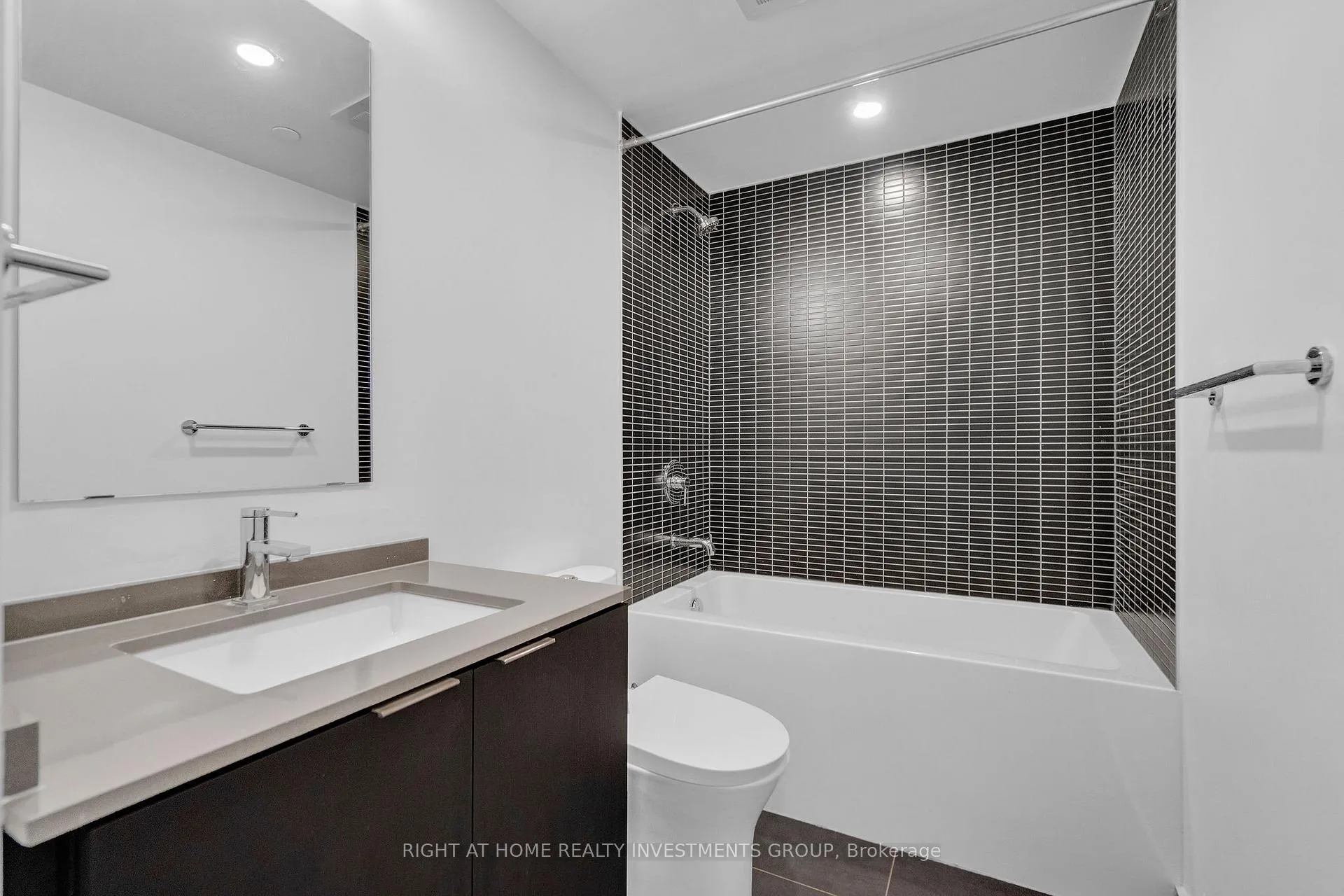 Photo 24 of Unit 327, 1 Jarvis Street, Hamilton, Beasley — HOMEH