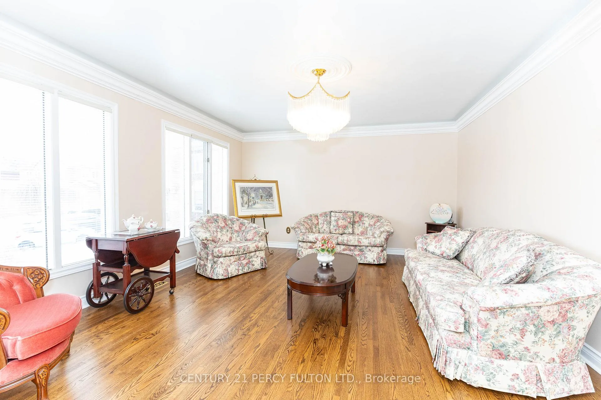 Photo 3 of 23 Leah Crescent, Ajax, Central West — HOMEH