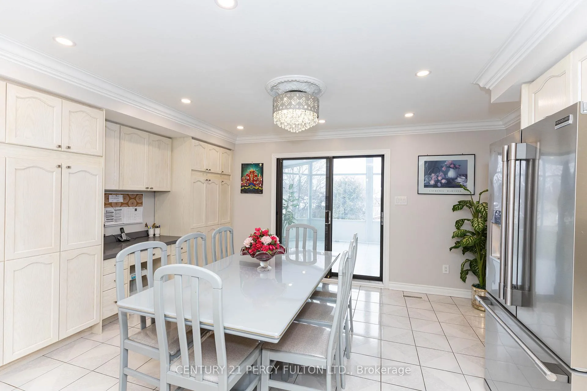 Photo 7 of 23 Leah Crescent, Ajax, Central West — HOMEH