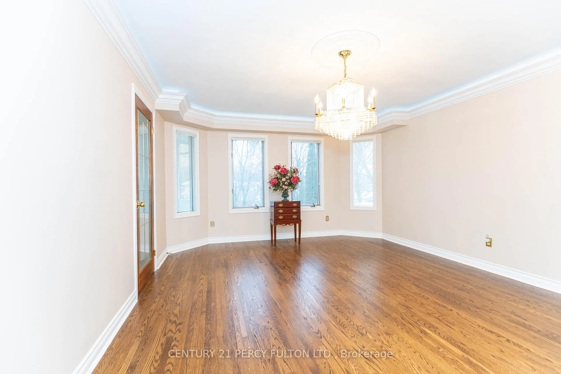 Photo 9 of 23 Leah Crescent, Ajax, Central West — HOMEH