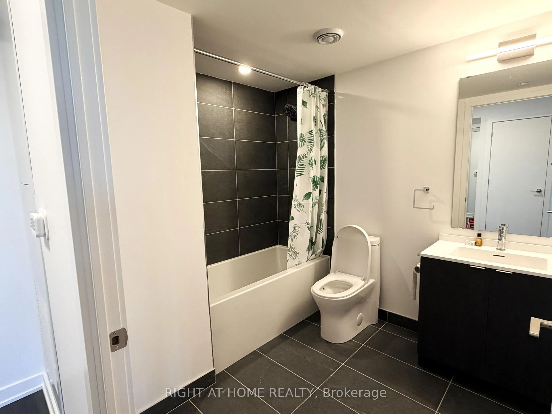 Photo 10 of Unit 2307, 100 Queen Street E, Toronto, Church-Yonge Corridor — HOMEH