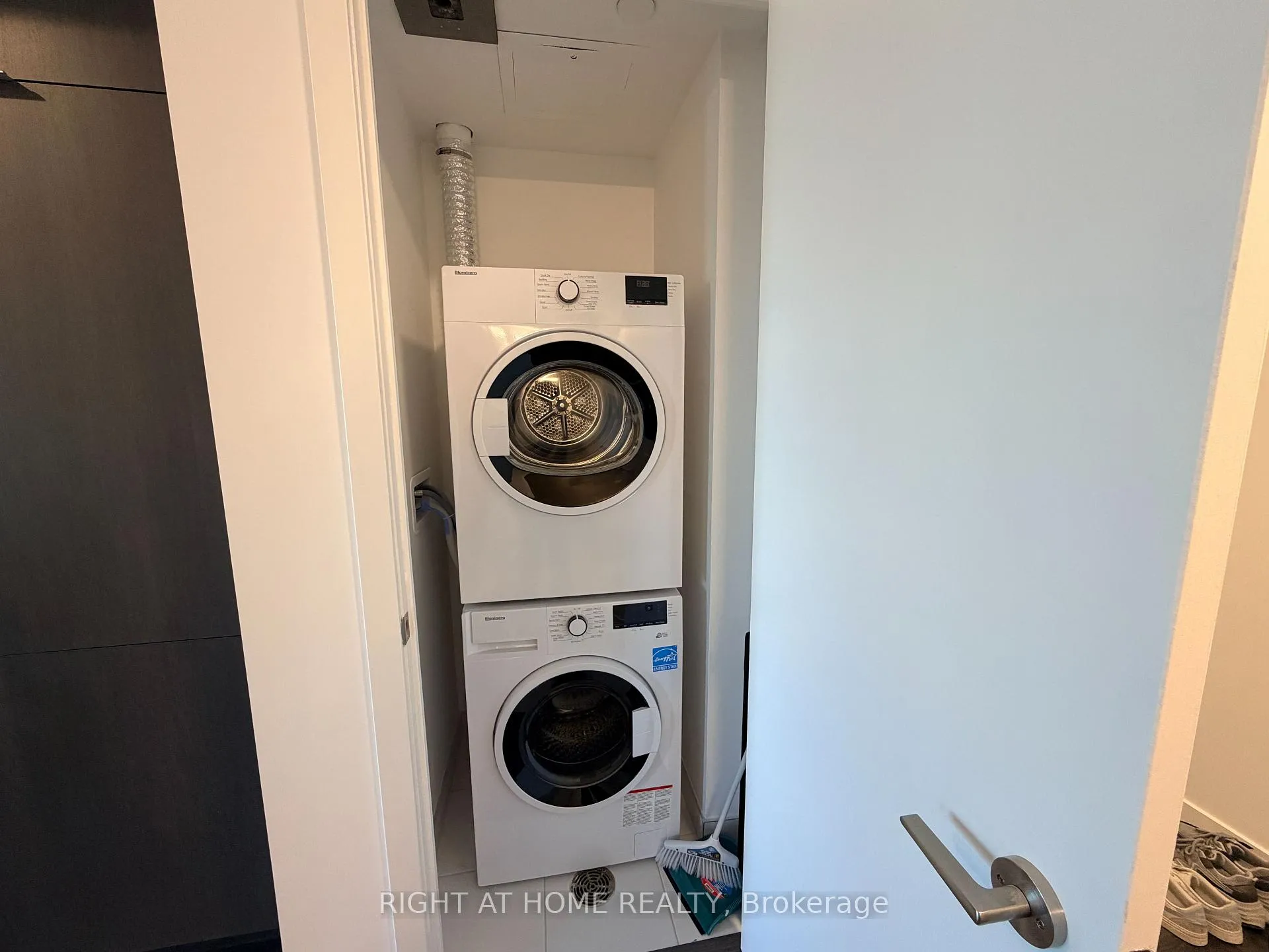 Photo 11 of Unit 2307, 100 Queen Street E, Toronto, Church-Yonge Corridor — HOMEH
